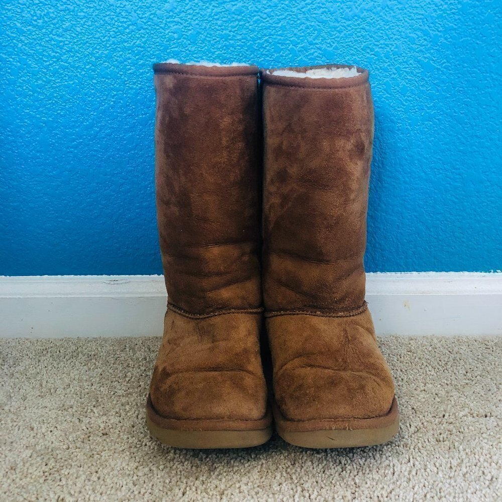 UGG Short Boot - Chestnut - Sz 3